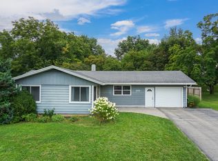203 Highview Dr, Eureka, IL