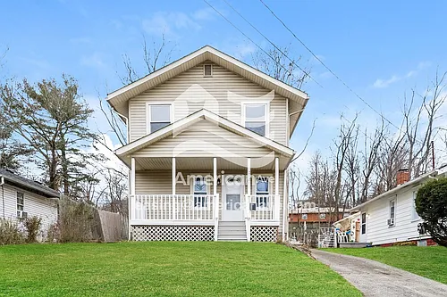 242 E Park Blvd Photo 1