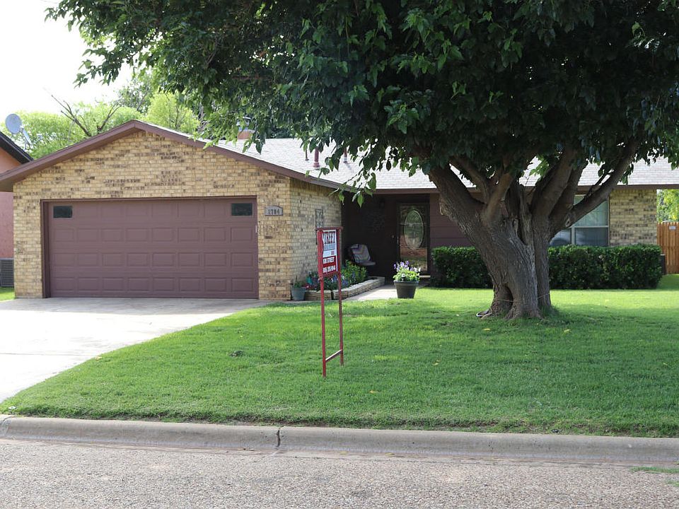 1st image of 2704 Mesa Dr
