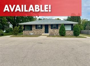 430 Peachtree Cir, Loves Park, IL 61111