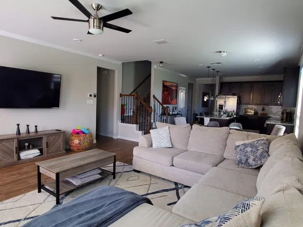 884 Maple Dr, New Braunfels, TX 78130
