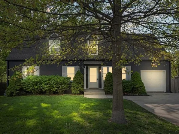 7934 Robinson St, Overland Park, KS 66204