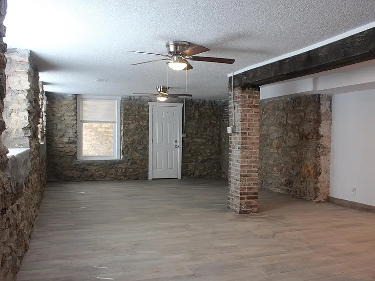2735 Gillham Rd #B — Photo 4