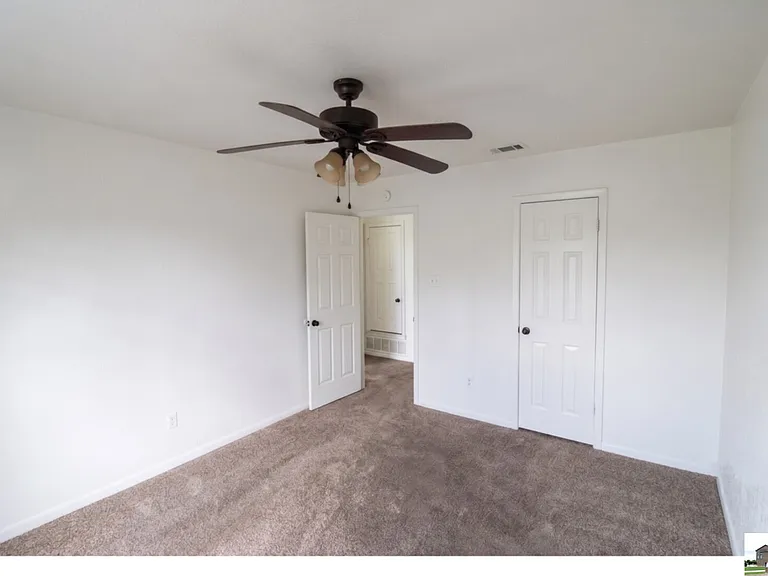 2412 Skylark Cir — Photo 8