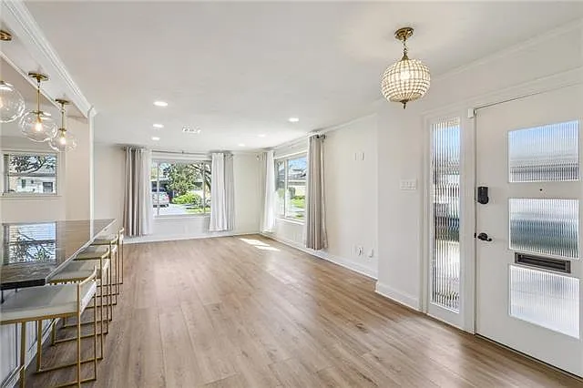 444 Beverly Garden Dr — Photo 2