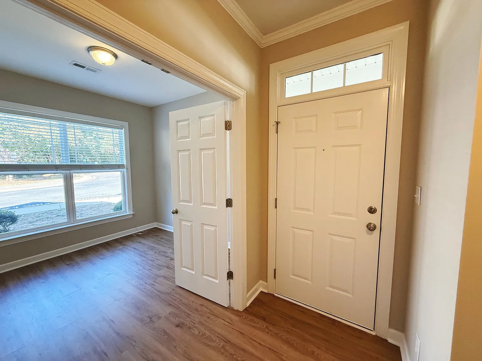 4 bed, 2.5 bath, 1505 sqft, $1,900 — Photo 3