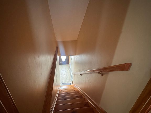 4th image of 24 McLaughlin St Floor 2