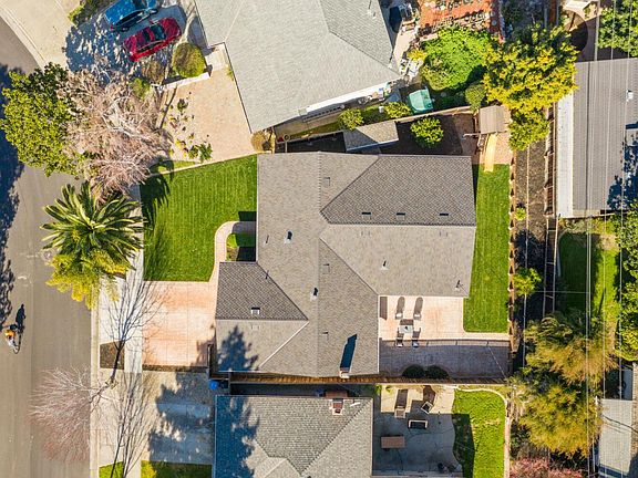 3rd image of 1614 Hervey Ln