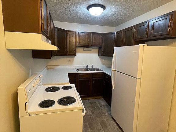 4th image of 3220 E Thayer Ave #7