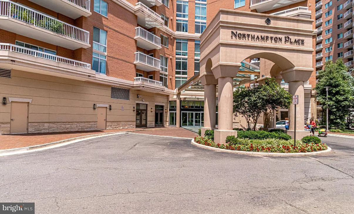 Northampton Place — Photo 1