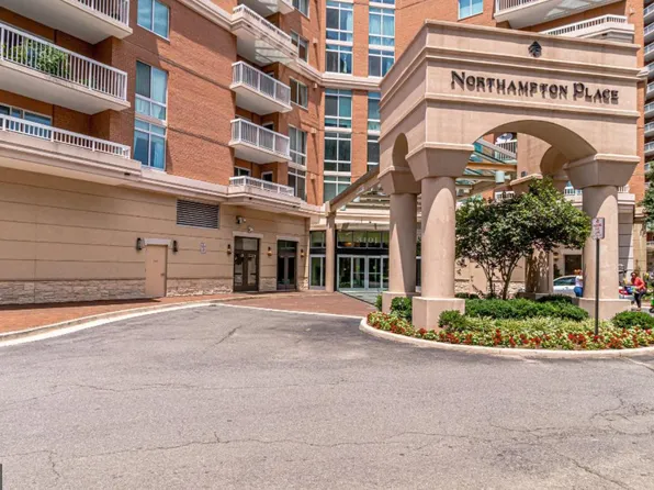 3101 N Hampton Dr, Alexandria, VA
