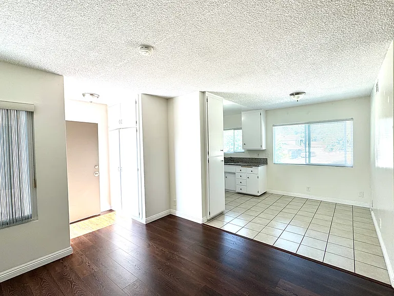 99 N Hermosa Ave #E — Photo 4