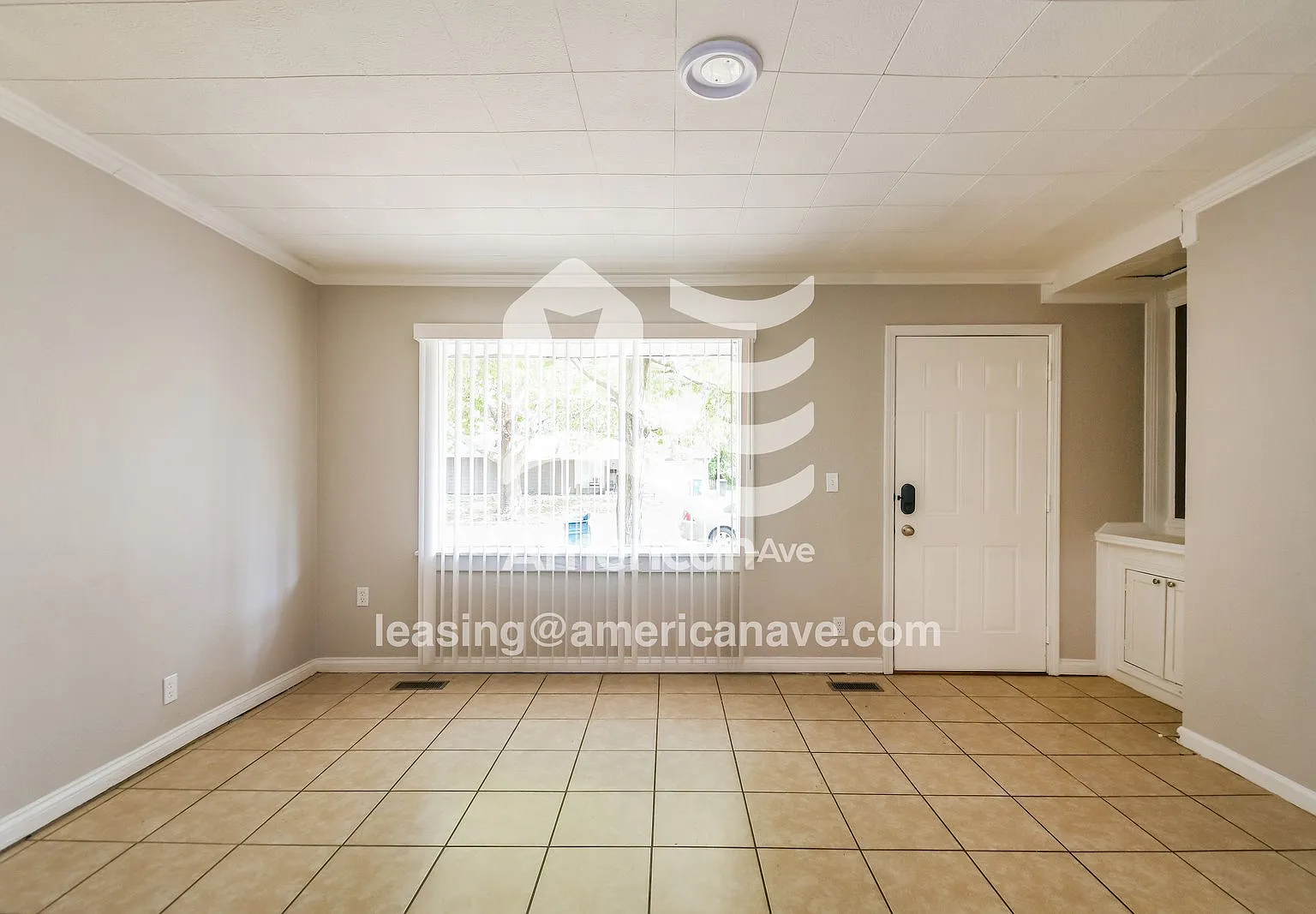 3 bed, 1.0 bath, 864 sqft, $1,425 — Photo 3