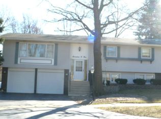 1705 Oxnard Dr, Downers Grove, IL 60516