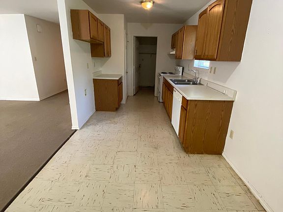 4th image of 419 Murdock St