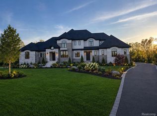 1812 Vista Dr, Oakland, MI 48363