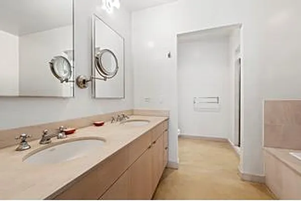 Rented by Douglas Elliman | media 19