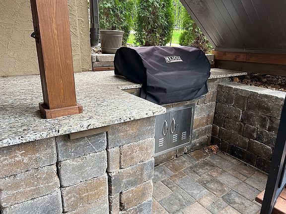 5th image of 1572 Oakwood Ln