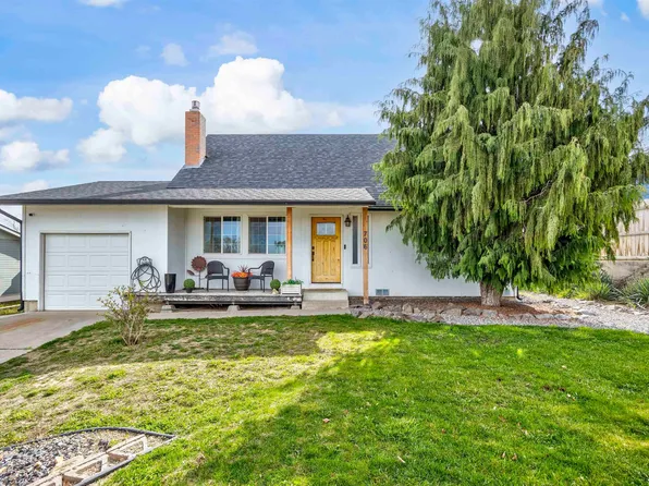 706 Buena Vista Ave, Sunnyside, WA 98944