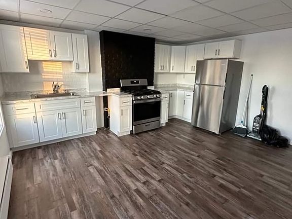 2nd image of 153 Oakland Ave #3B