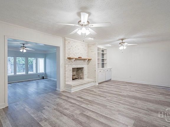 5th image of 10 Barrington Cir