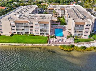 1502 S Lakeside Dr APT 414, Lake Worth Beach, FL 33460