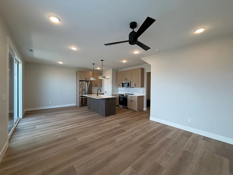 577 E Hemsworth Ln — Photo 12