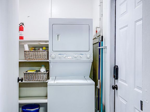 2nd image of 606 S Palmetto Ave APT 3