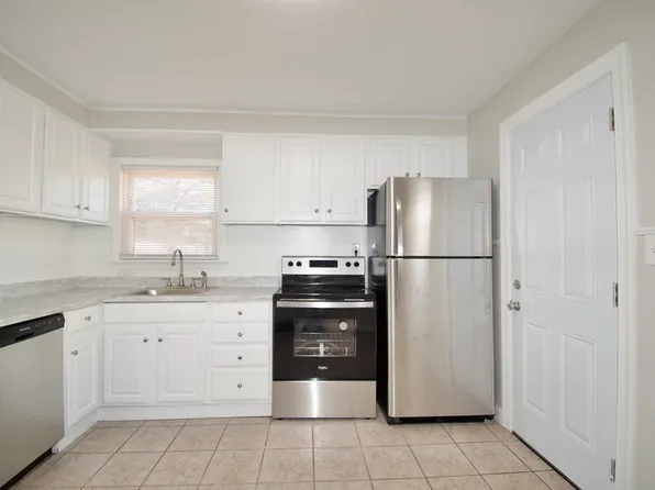 212 Breckwood Blvd, Springfield, MA 01109