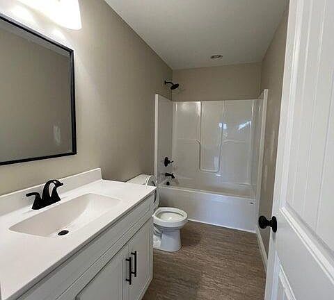 5th image of 106 New Orleans Ct