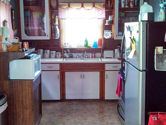 4th image of 1014 Sevall St