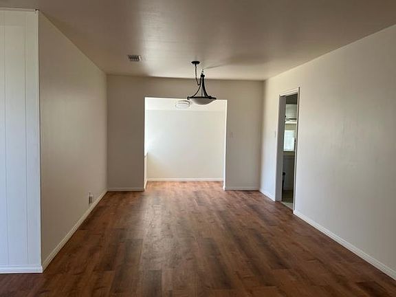 3rd image of 25635 Sun Ave