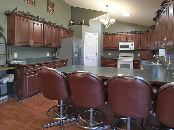 Kitchen dining