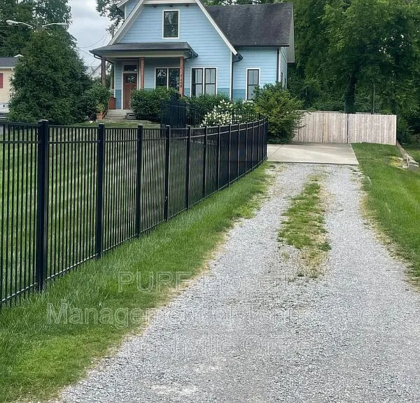1405 Kirkland Ave — Photo 3