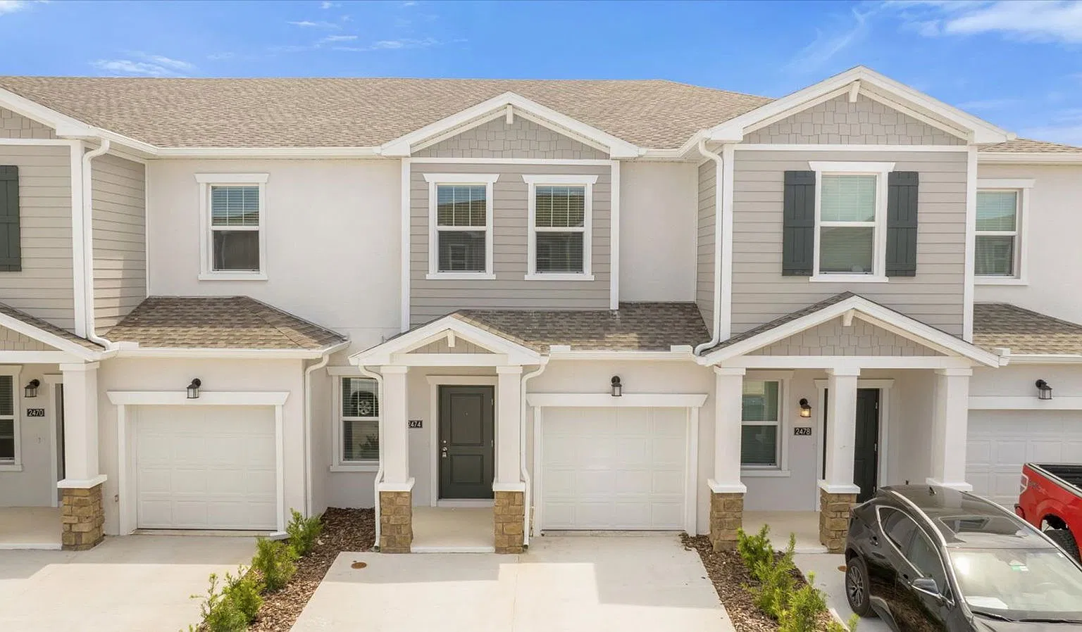 3 bed, 2.5 bath, 2034 sqft, $1,900 — Photo 1