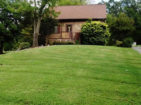 524 N Occoneechee St, Hillsborough, NC 27278