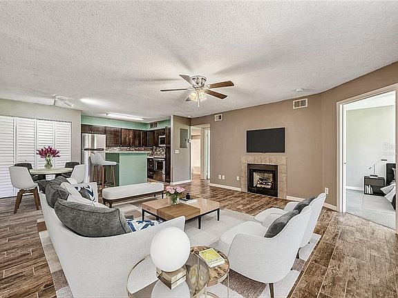 4th image of 370 Lake Tahoe Ct Unit 102