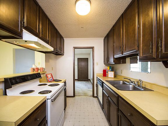 3rd image of 700 Plaza Village Dr