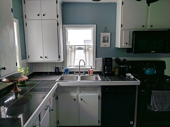 3rd image of 701 Northwood Dr