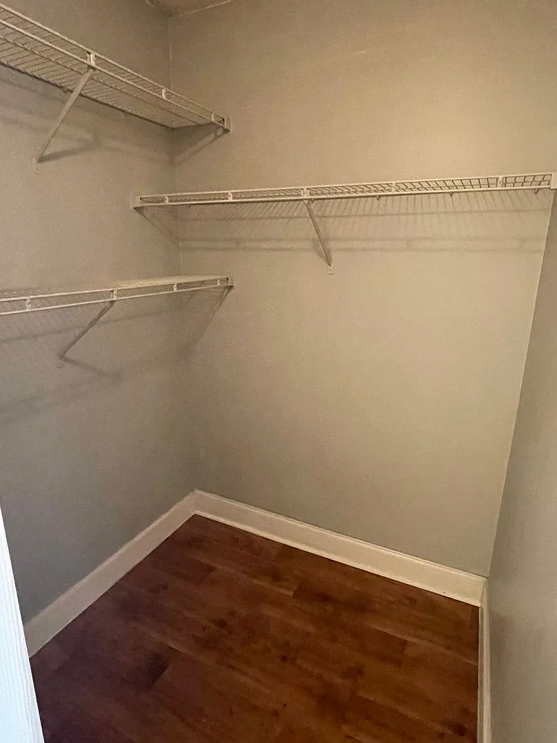 One Bedroom One Bathroom! Waterfront Community! — Photo 4