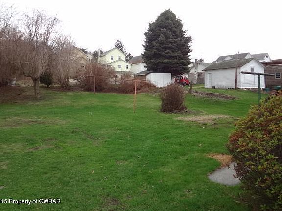 spacious yard