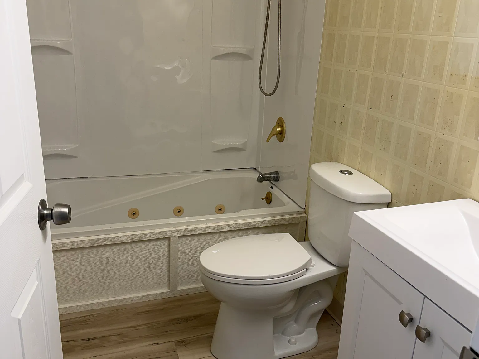 4 bed, 1.5 bath, 1528 sqft, $1,950 — Photo 3