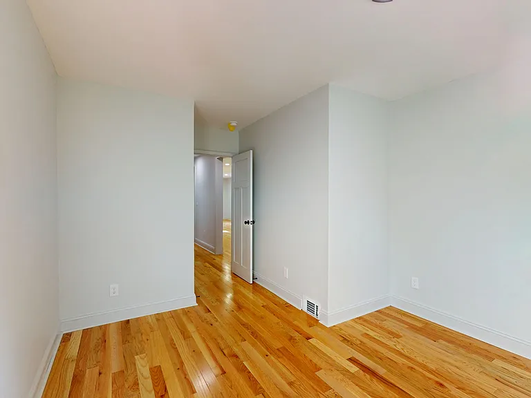 914 W 3rd St #1 — Photo 15