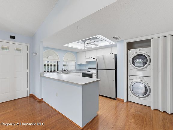 5th image of 9151 Lingrove Rd