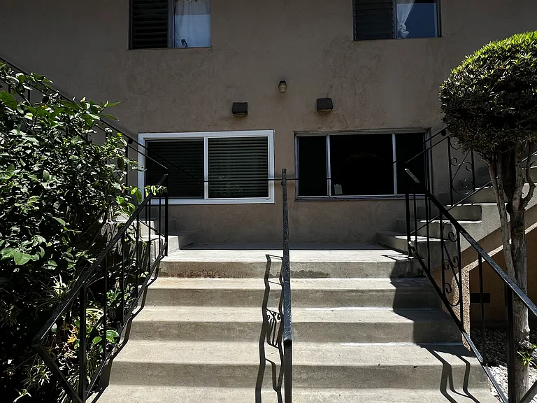 1325 E 7th St #9 — Photo 8