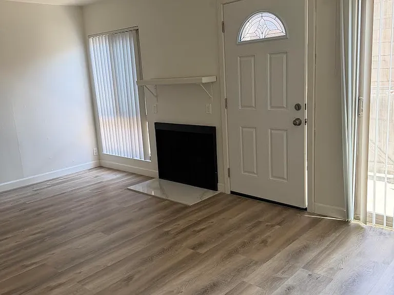 Living room with Fireplace