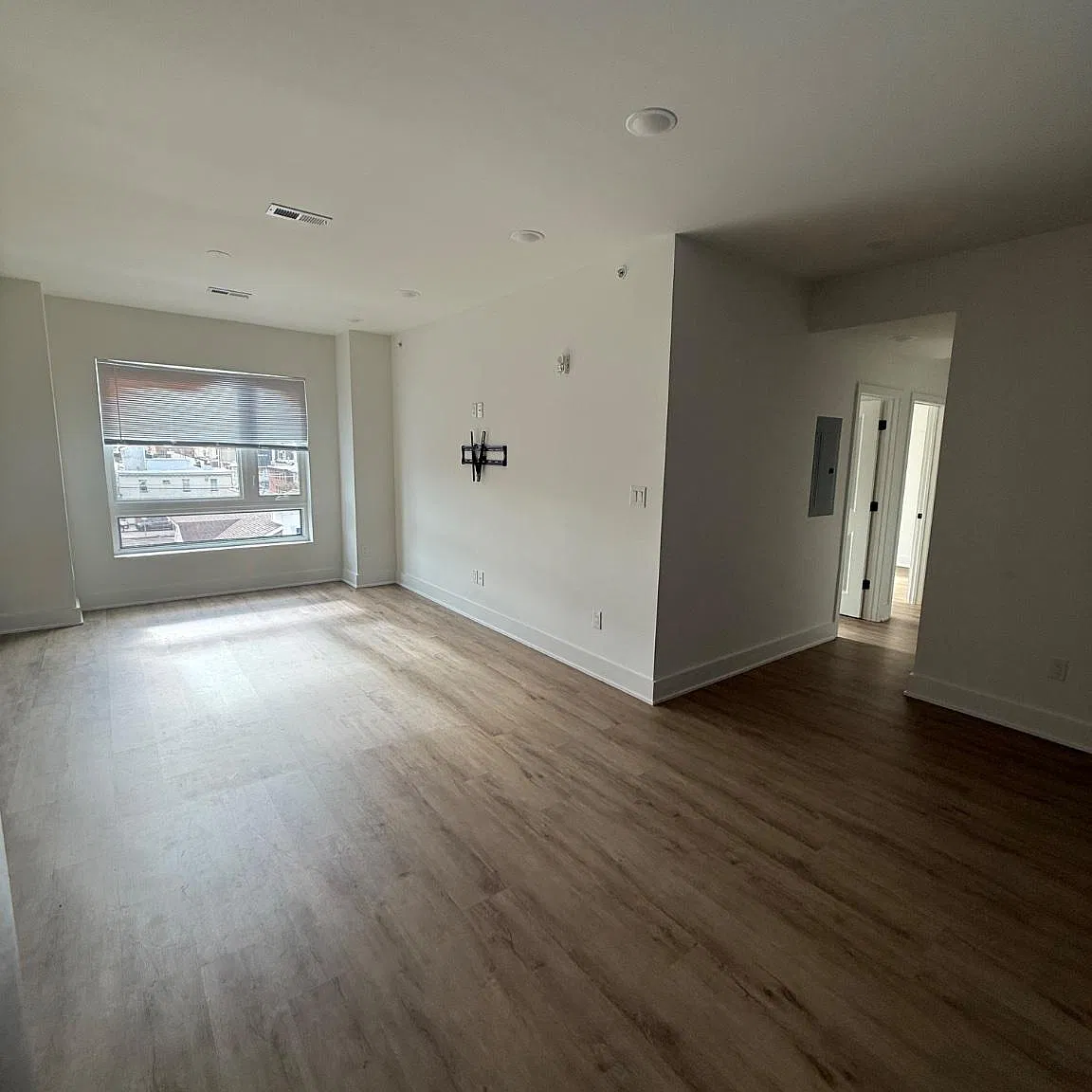2 bed, 2.0 bath, 890 sqft, $1,900 — Photo 4