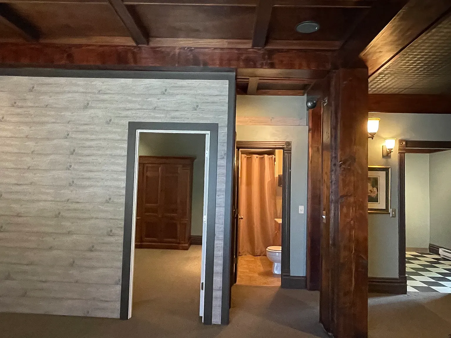 731 Linden Ave — Photo 4