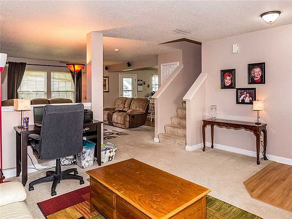 3rd image of 6202 Alonzo Dr