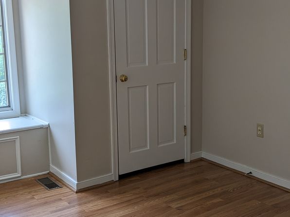 302 Buttonwood Rd APT 2